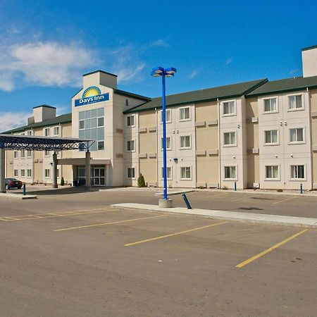 Days Inn By Wyndham Stony Plain エクステリア 写真
