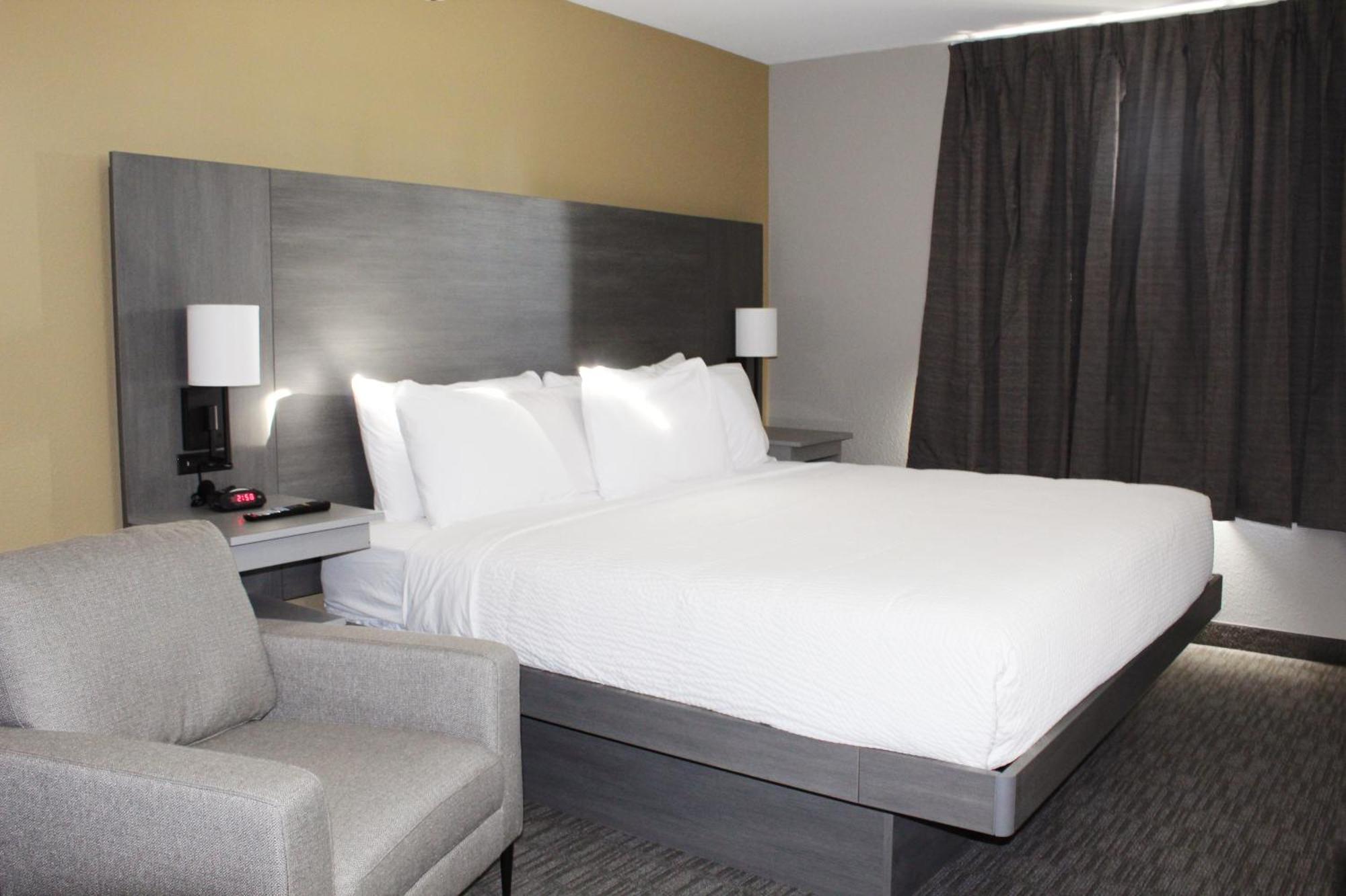 Days Inn By Wyndham Stony Plain エクステリア 写真