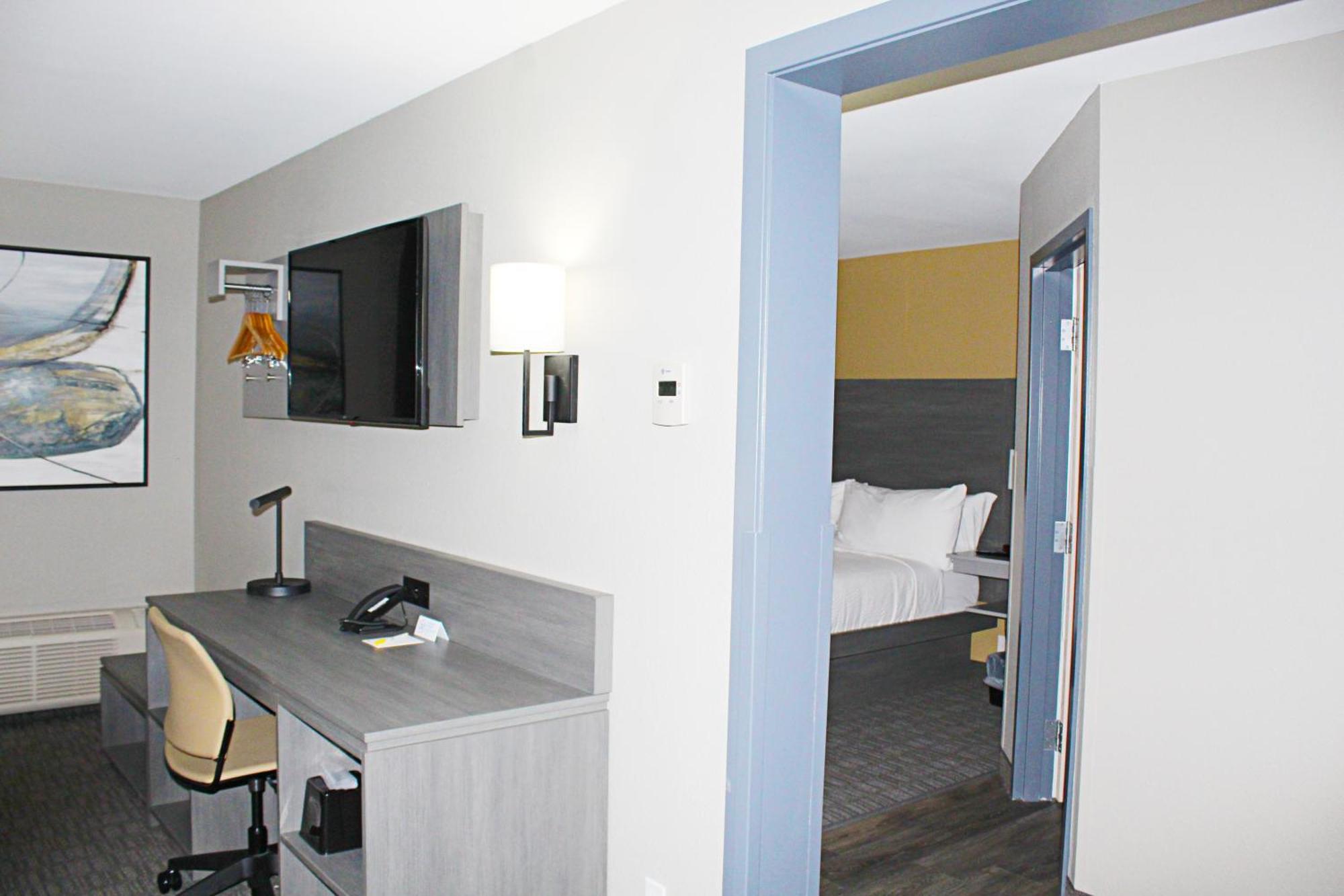 Days Inn By Wyndham Stony Plain エクステリア 写真