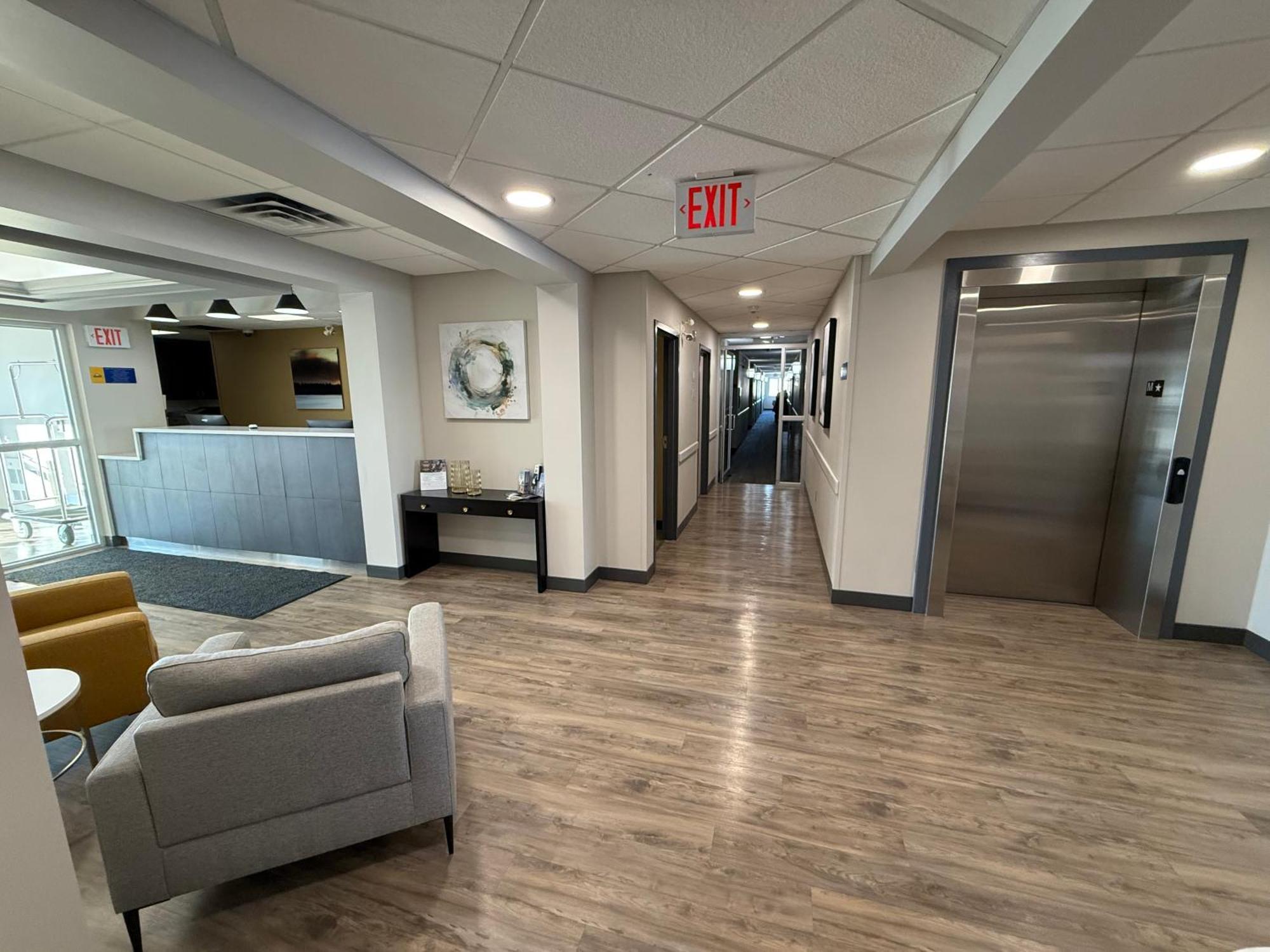 Days Inn By Wyndham Stony Plain エクステリア 写真